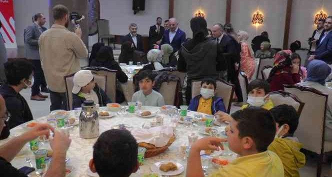 Ümraniye’de Dünya Yetimler Günü’nde “Ramazan Çocuk Şenliği” etkinlikleri düzenlendi