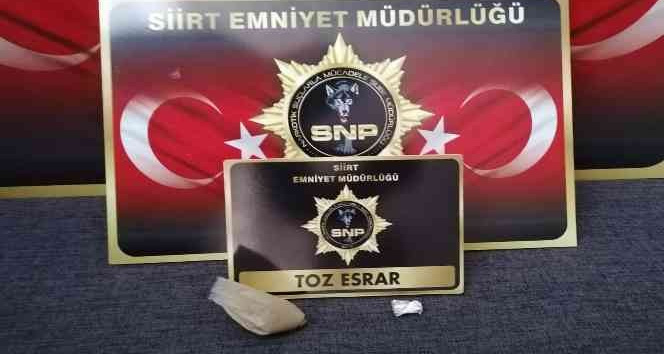Şüphe üzerine durdurulan şahsın üzerinden uyuşturucu çıktı