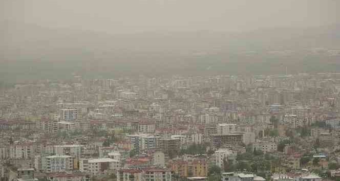 Osmaniye’de toz taşınımı etkili oluyor