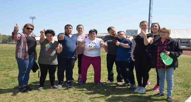 Salgında zor günler geçiren özel öğrenciler, sportif faaliyetlerle sosyal hayata katılıyor