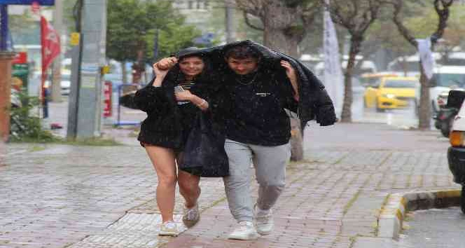 Antalya’da bahar yağmuru sürprizi