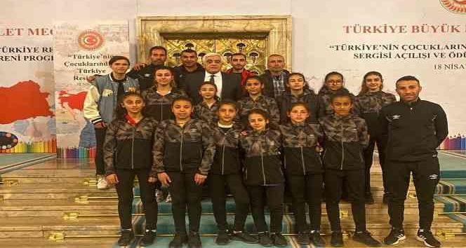 Kilis’in bayan futbol takımı TBMM’de
