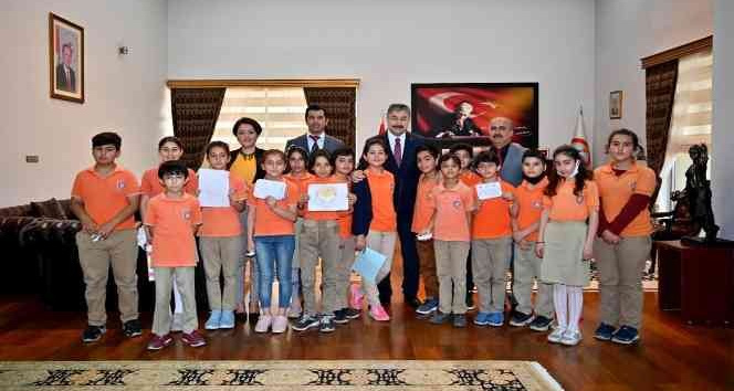 Öğrenciler "Eğlence ile 4 Yetenek" projesini tanıttı