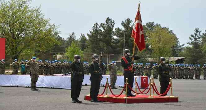 Siirt Valisi Hacıbektaşoğlu, askerlerin yemin törenine katıldı