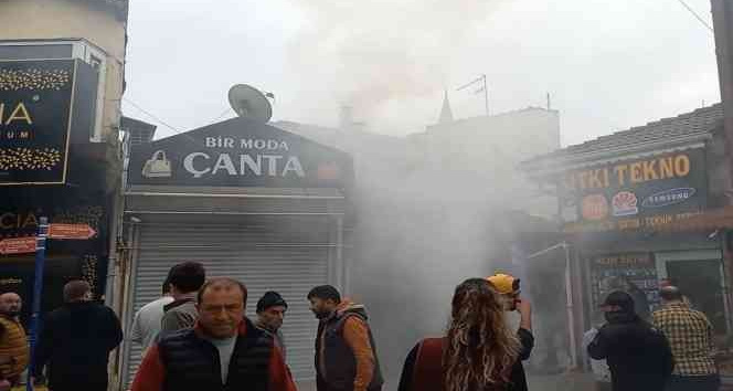 Tarihi handa yangın, bir anda her yeri duman kapladı