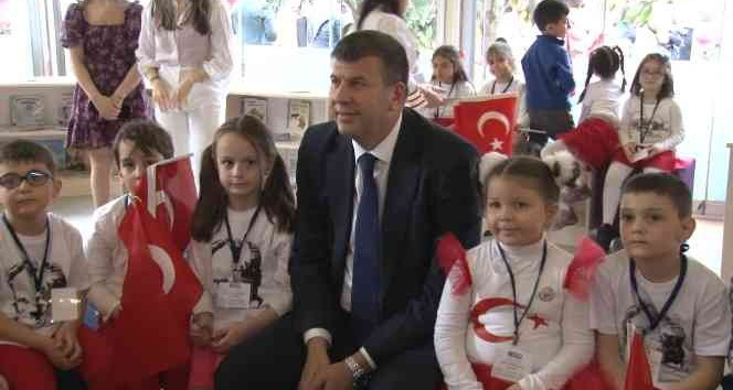 Kadıköy’de 23 Nisan öncesi Defne Park Çocuk Kütüphanesi açıldı