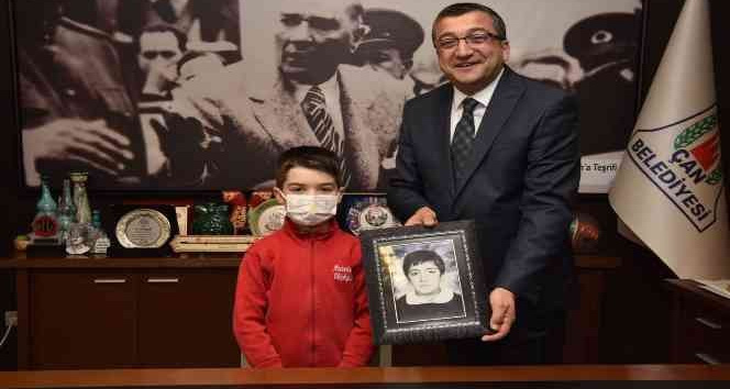 Başkan Öz, koltuğu öğrenciye devretti