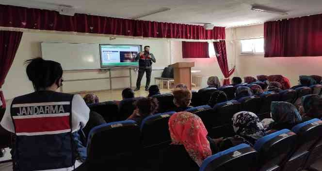 Jandarma ekiplerinden kadınlara narkotik eğitimi