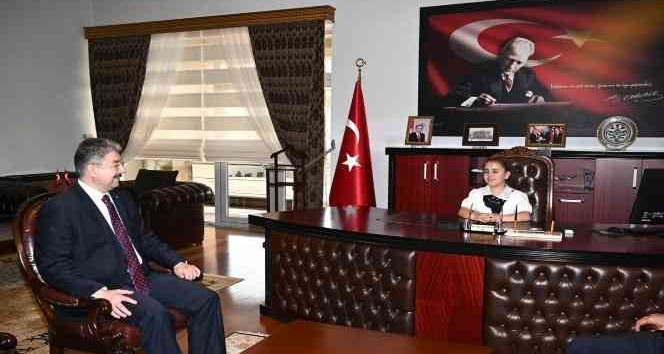 Küçük Vali Sarmalı’nın ilk talimatı, Osmaniye’ye planetaryum yapılsın