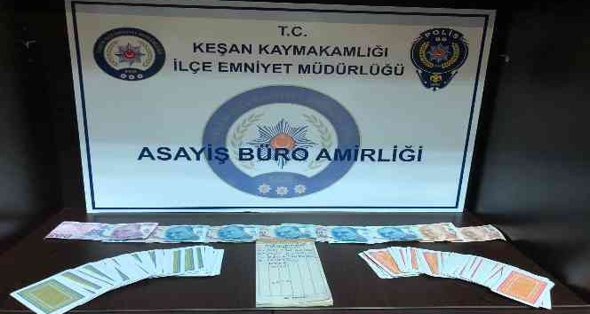 Kıraathane denetimine kumar oynarken yakalandılar