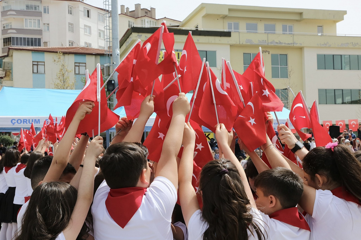 Tüm yurtta 23 Nisan Ulusal Egemenlik ve Çocuk Bayramı coşkusu