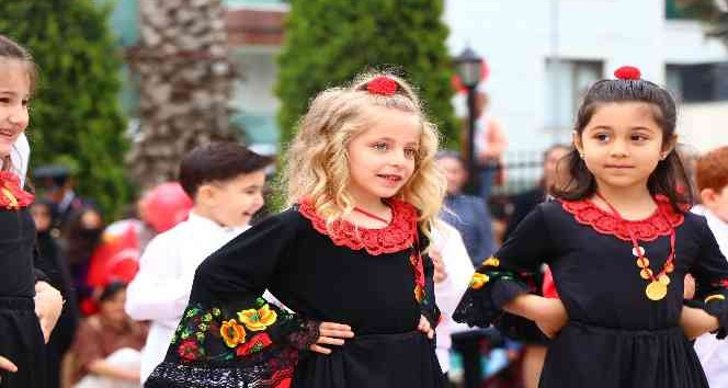 Çiftlikköy’de 23 Nisan coşku ile kutlandı