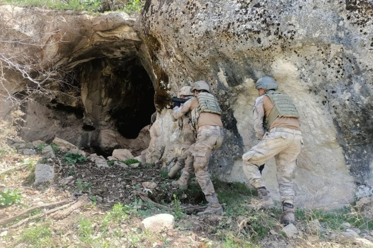 Pençe-Kilit bölgesinde operasyon: Teröristler mağarada sıkıştırıldı