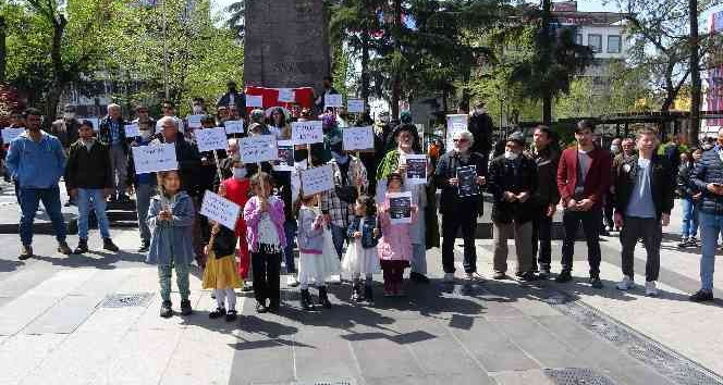 Afganistan’da okul ve camiye düzenlenen bombalı saldırı Trabzon’da protesto edildi