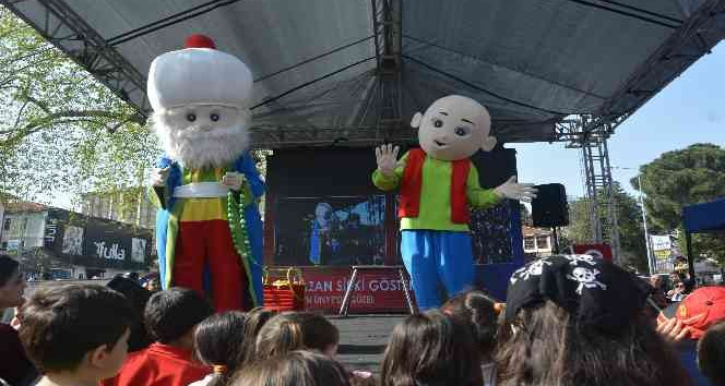 Ünye’de çocuklar için özel gösteri