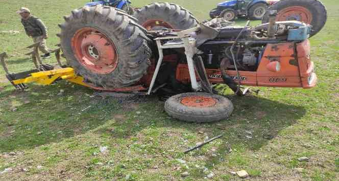 Ağrı’da devrilen traktörün altında kalan yaşlı adam hayatını kaybetti