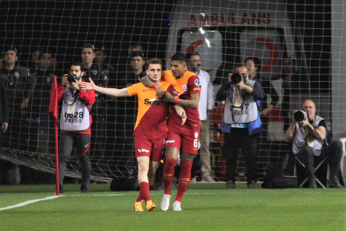 İzmir&#039;de 3 puan tek golle Galatasaray&#039;ın!