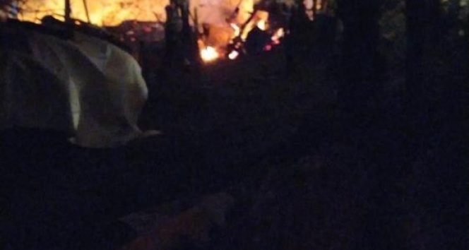 Ahmetoğlu köyündeki yangında ev kullanılamaz bir duruma geldi