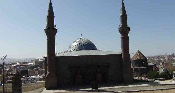 Ulu Cami’de Ermeniler 285 Türk’ü diri diri yaktı