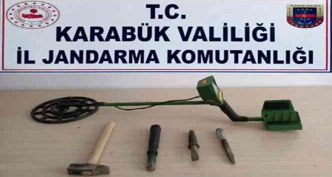 Jandarma’dan kaçak kazı yapanlara baskın