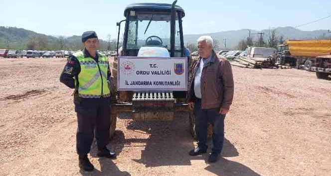 Çalıntı traktör 11 yıl sonra jandarma tarafından bulundu