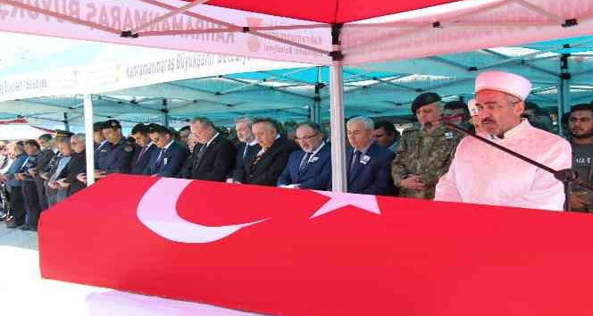 Şehit sözleşmeli Er Fırat Canlı son yolculuğuna dualarla uğurlandı