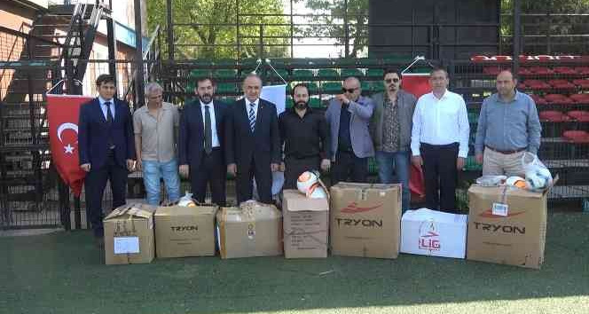 Yalova İl Özel İdaresi’nden spor kulüplerine malzeme desteği