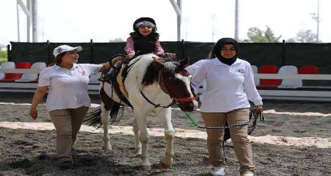 ALS hastası Merve’yi atla terapiye polis götürdü