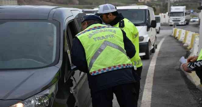Tatvan’da bayram öncesi emniyet kemeri uygulaması yapıldı