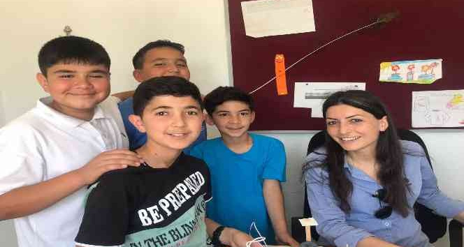 Köyceğizli öğrenciler su üstü atık temizleme robotunu tanıttı