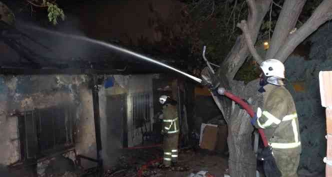 Kırıkkale’de müstakil evde yangın paniği