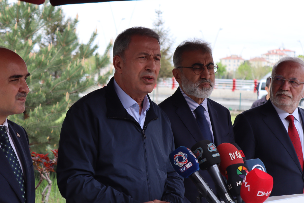 Bakan Akar: 'Irak ve Suriye’nin kuzeyinde tek amacımız var o da teröristle mücadele etmek'