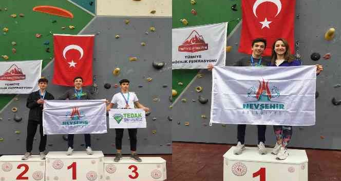 Mustafa Sacit Sümer, Küçükler A-B Erkekler kategorisinde Türkiye şampiyonu oldu