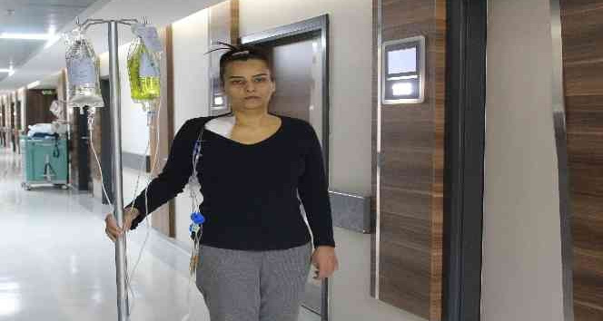 Midesini üşüttüğünü zannetti, 10 milyonda bir görülen hastalığa yakalandığını öğrendi