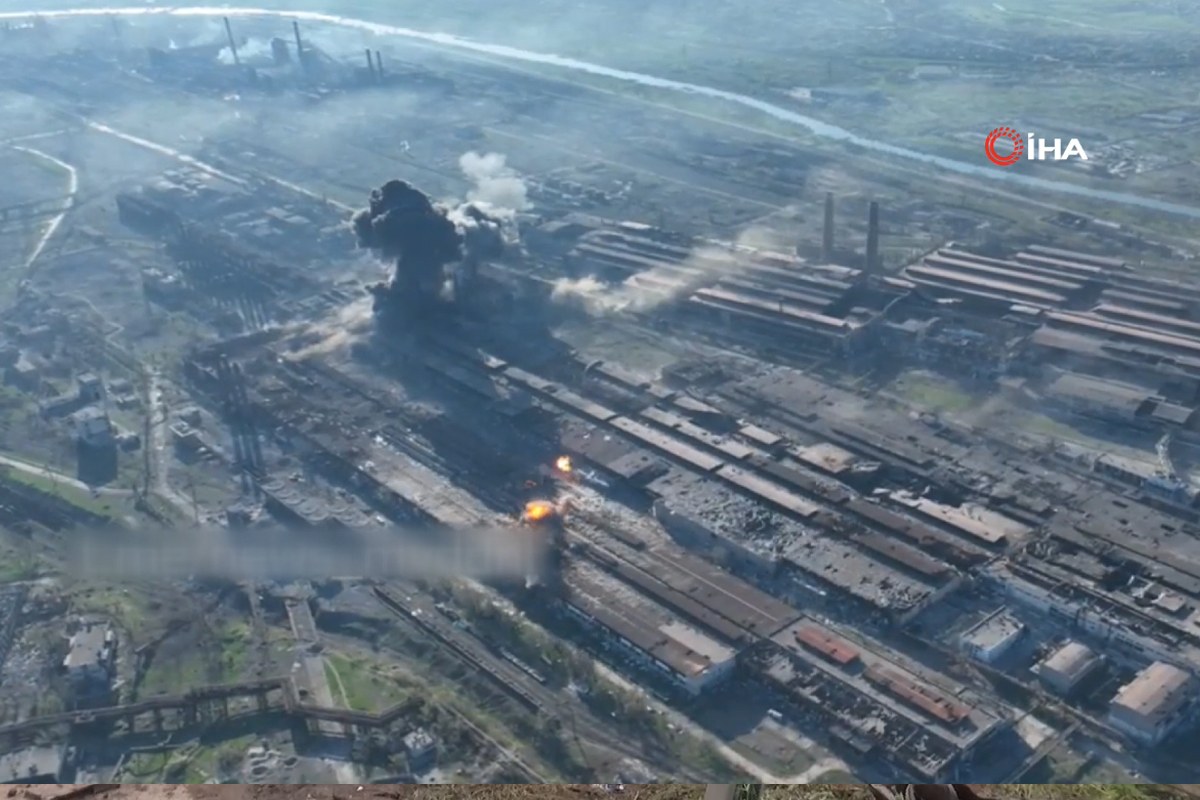 Rus ordusunun Azovstal fabrikasını vurduğu anlar paylaşıldı