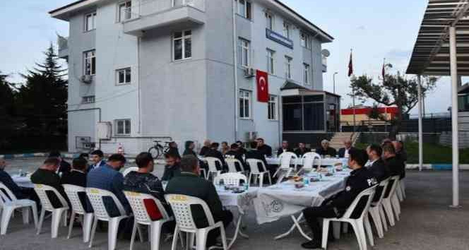 Altınova Belediyesi ilçe halkını iftar sofralarında buluşturdu