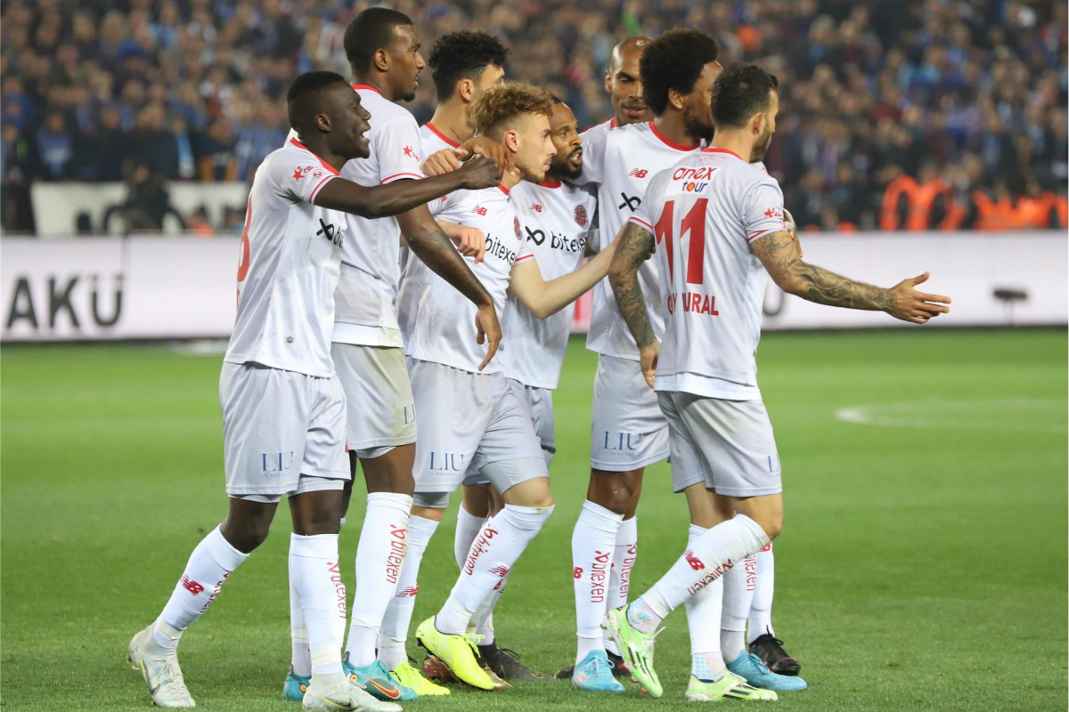 Antalyaspor&#039;da hedef yenilmezlik serisini 14&#039;e çıkarmak