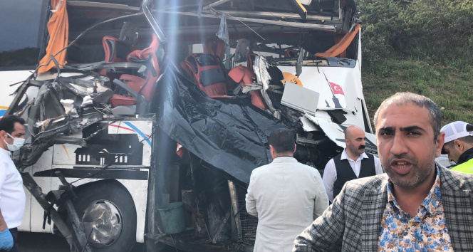 Bursada kazı kamyonu geçici otobüsüne çarptı: 1 ölmüş 6 yaralı