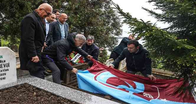 Başkan Ahmet Ağaoğlu, vefat eden taraftarların mezarlarını ziyaret etti
