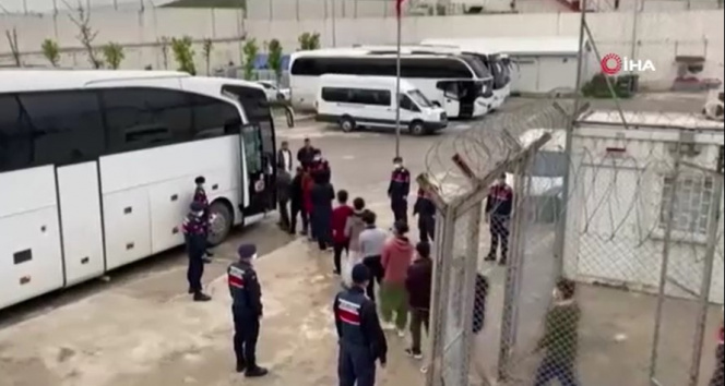 İstanbulda 449 göçmen daha yakalandı