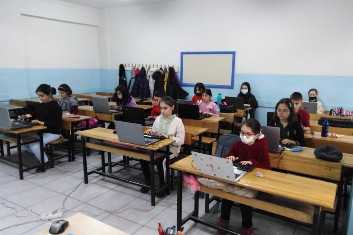 Türk öğrencilerden tarihi başarı