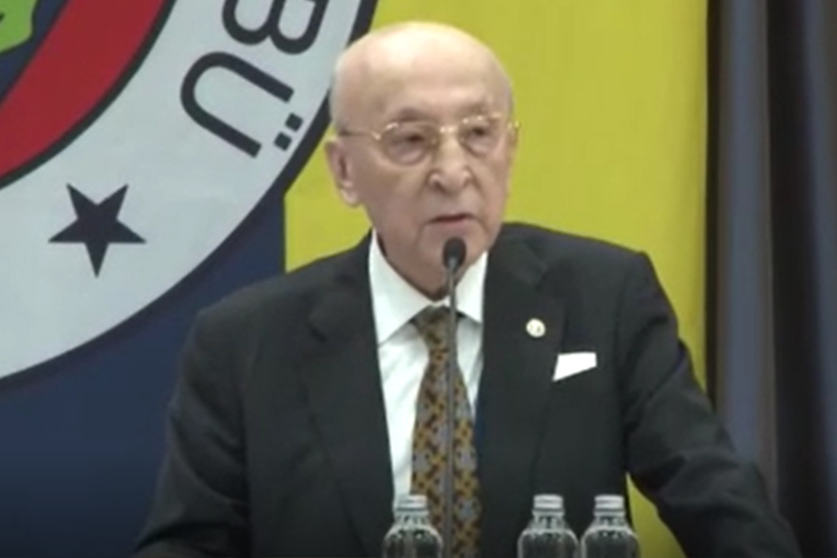 Vefa Küçük: 'Ne olduğu belirsiz birinin çıkıp konuşmasını kabul etmiyorum'