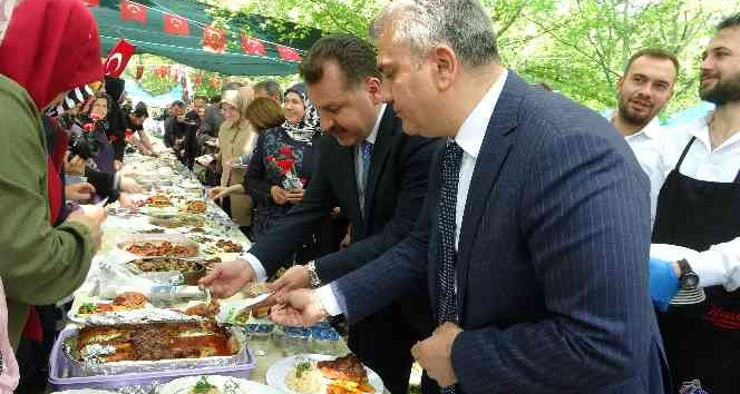 Bigadiç’te binlerce vatandaş festivalde bir araya geldi