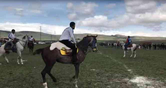 Selim’de atlı spor şenlikleri