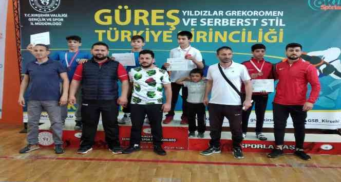 Kütahyalı pehlivanlar Türkiye Şampiyonu oldu