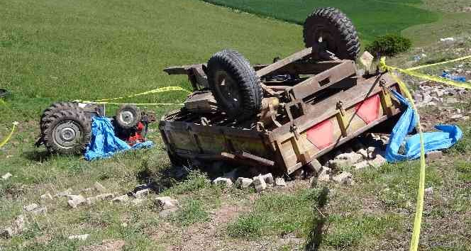 Yozgat’ta beton parke yüklü traktör devrildi: 1 ölü