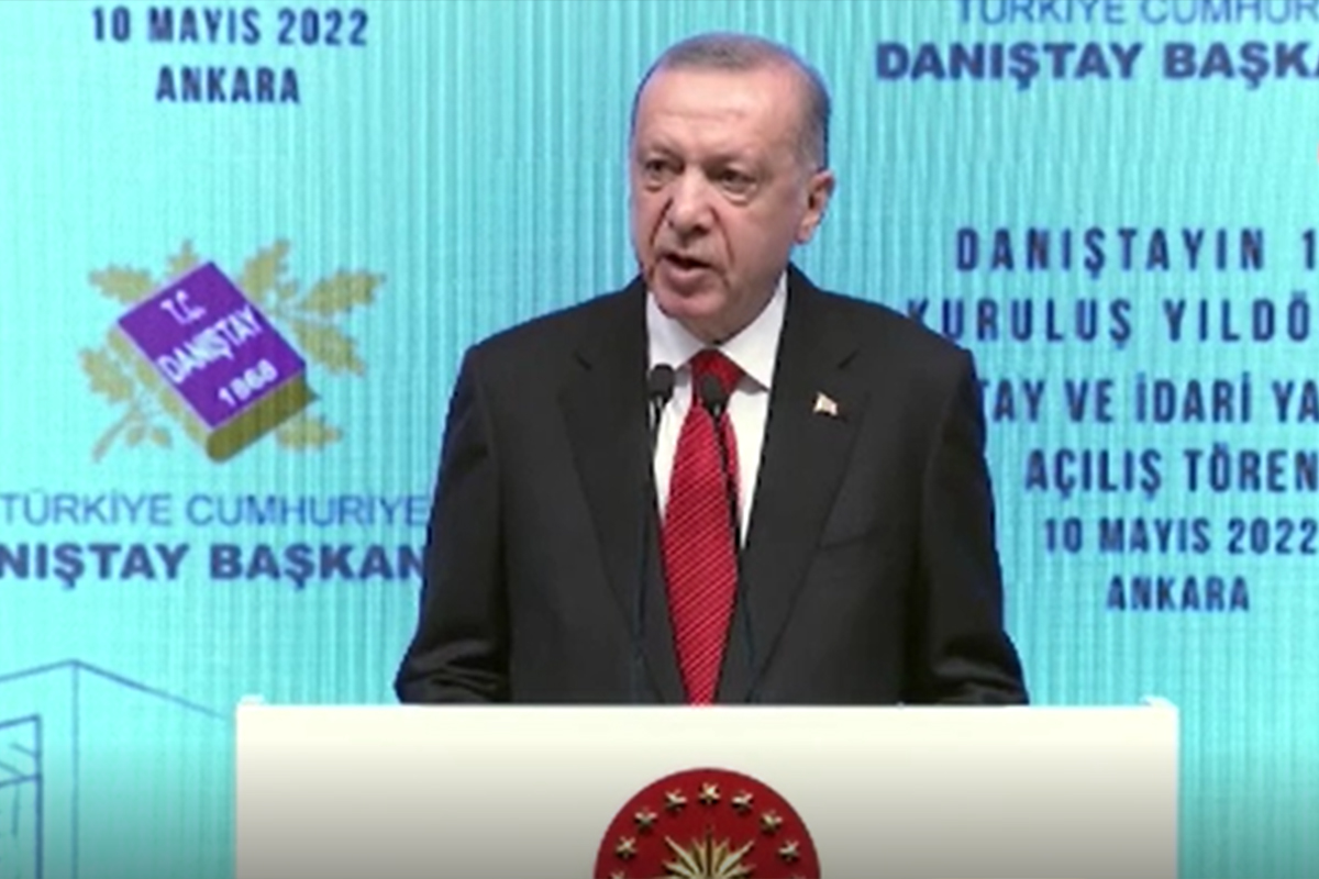 Cumhurbaşkanı Erdoğan: &#039;Milletimizi mevcut anayasadan kurtarma irademiz bakidir&#039;