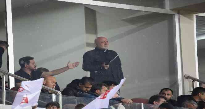 Hikmet Karaman, Sivasspor-Alanyaspor maçını locadan izledi