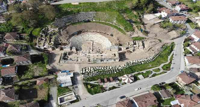 Kazdıkça heyecanlandıran Konuralp, Efes’e rakip