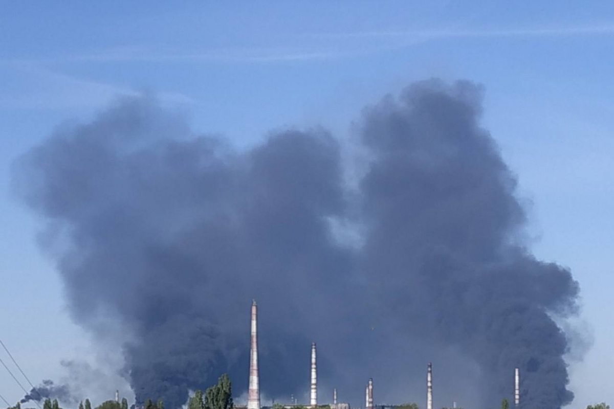 Rus ordusu Ukrayna'da petrol rafinerisini vurdu